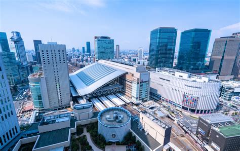 大阪駅から大阪城ホール: 都市の鼓動と歴史の交差点